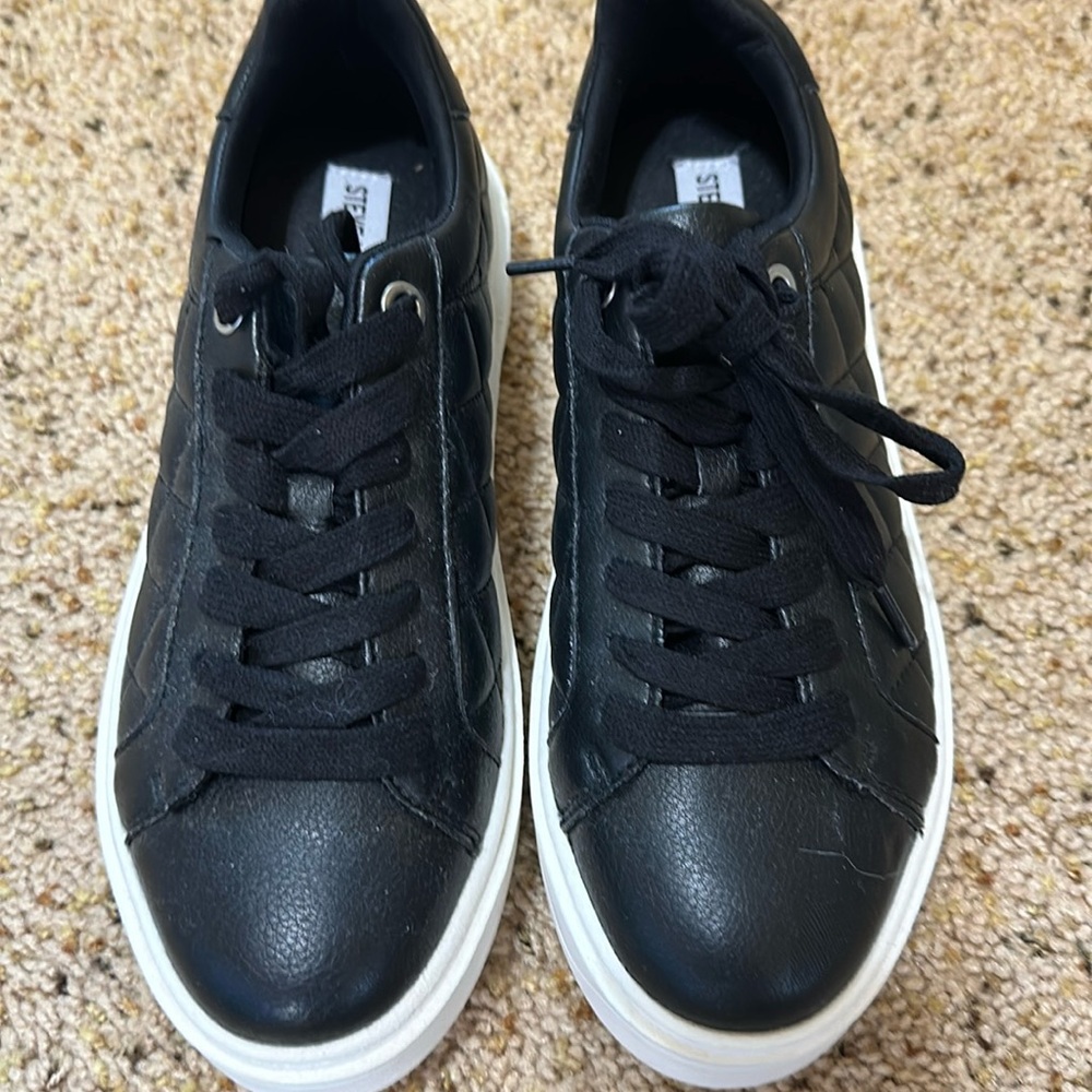Never worn Steve Madden. Got them as a gift and couldn’t return
